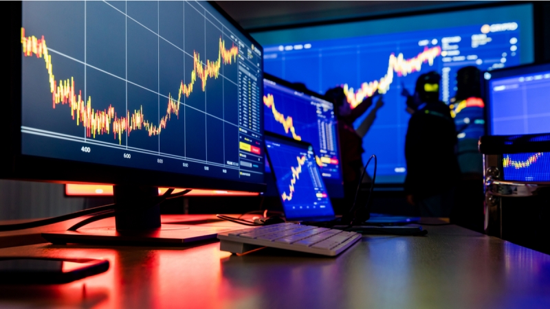 Có nên đầu tư tài chính Uk Trade không?